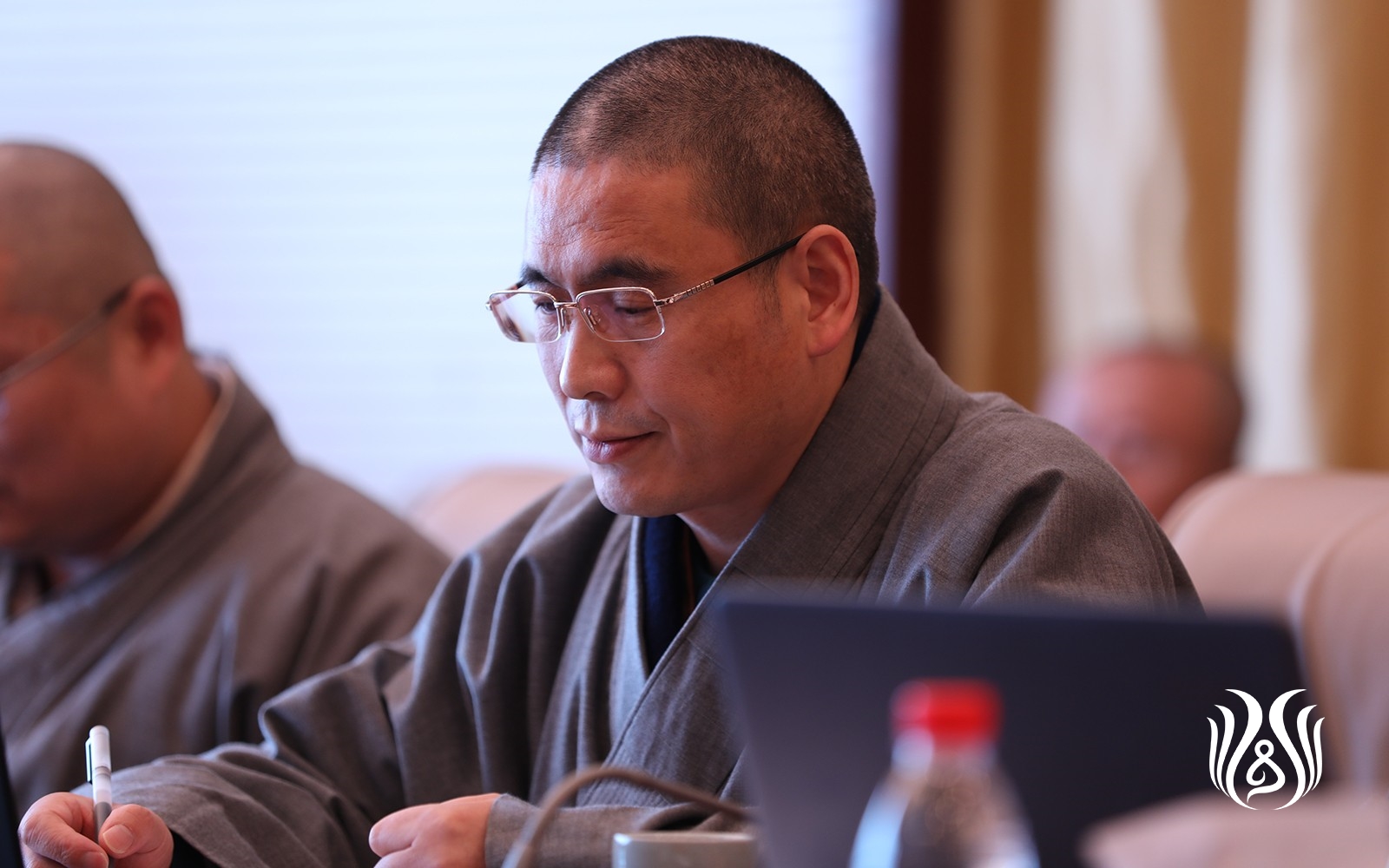 净土学导师昌琳法师净土学研究生定如同学观音学专业的明峰师以《 