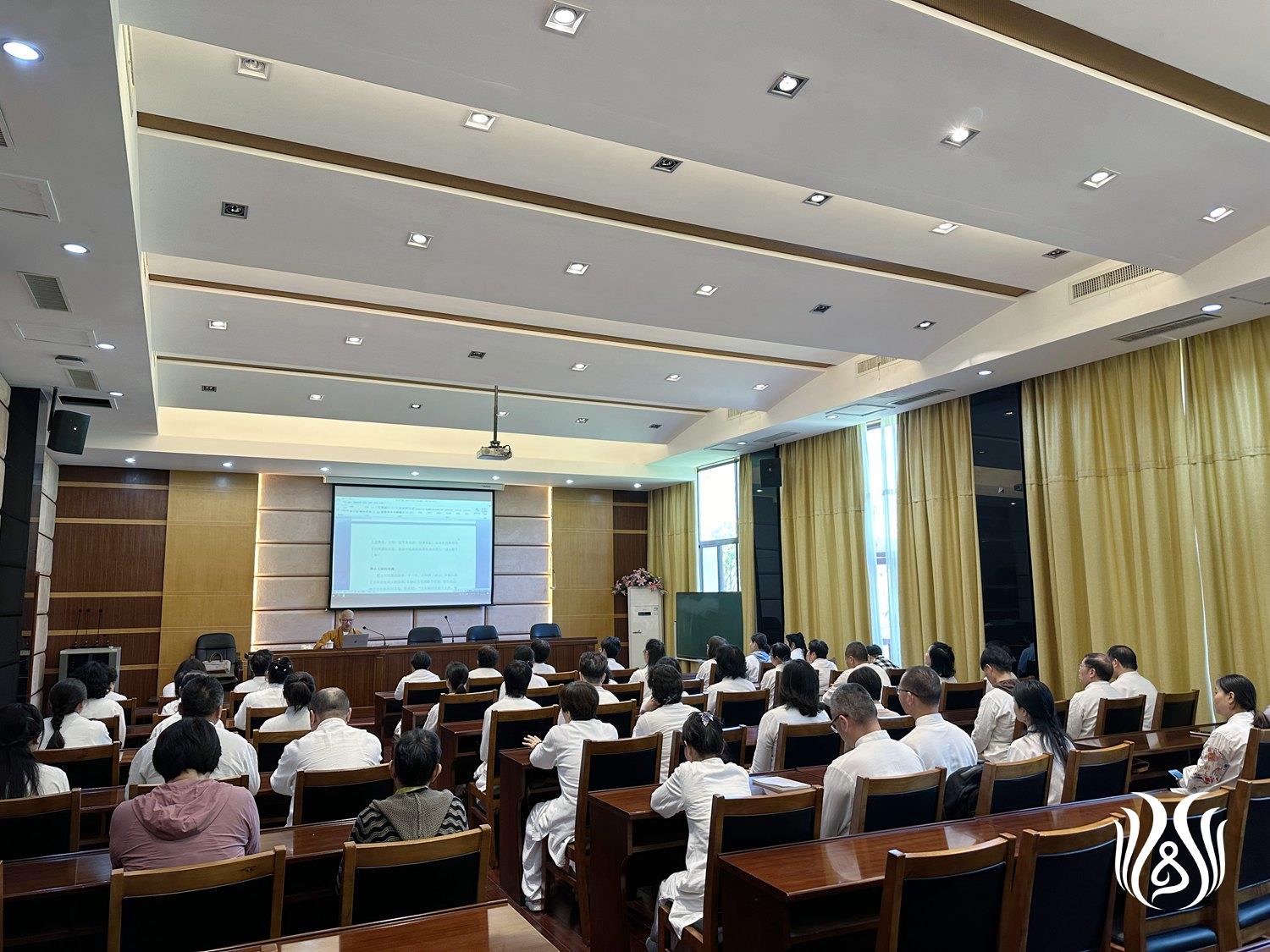 我院居士福慧班返校活动圆满