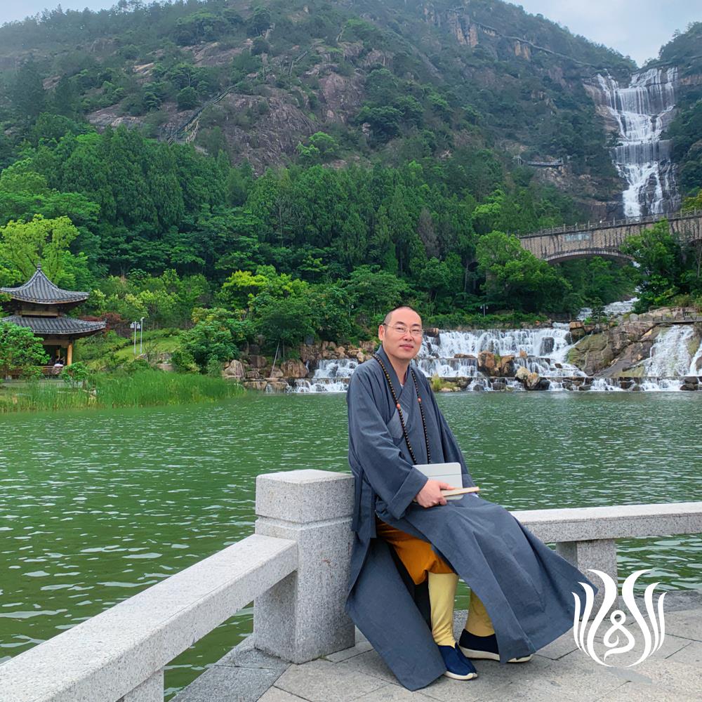 02天台学研究生导师净旻大和尚.jpg