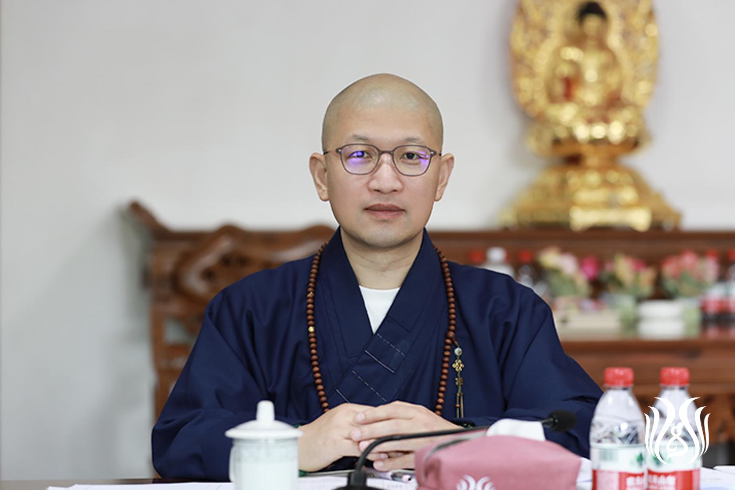 01会闲法师担任本次论文答辩组组长.jpg