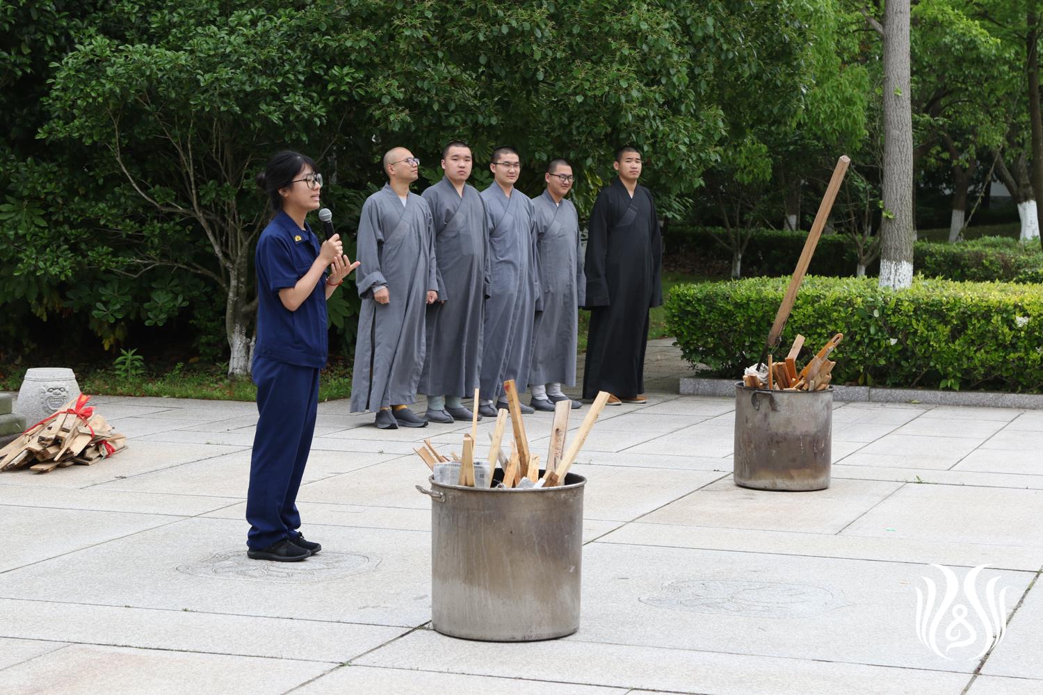 讲解消防知识.jpg
