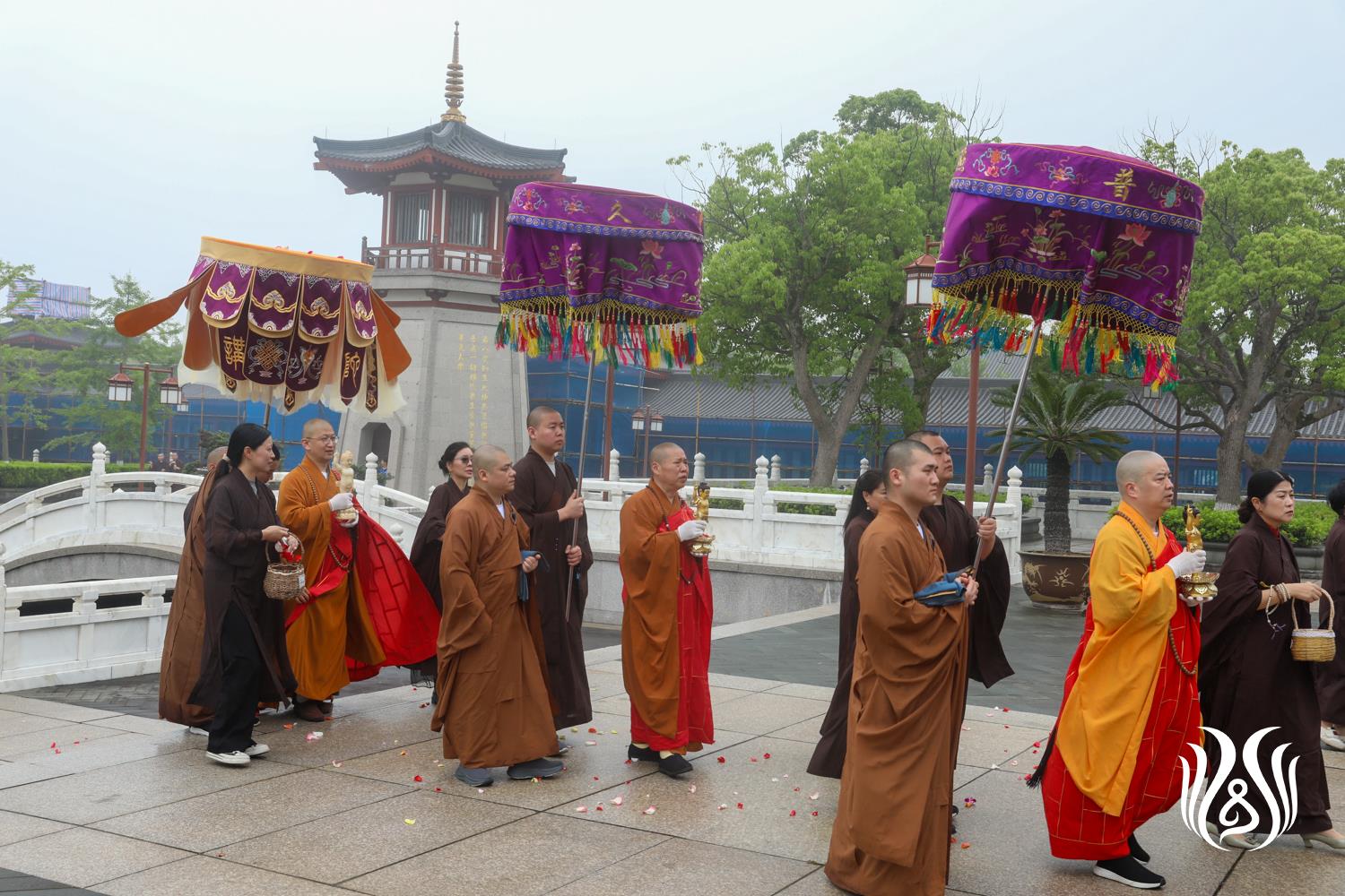 01恭迎太子圣像.jpg