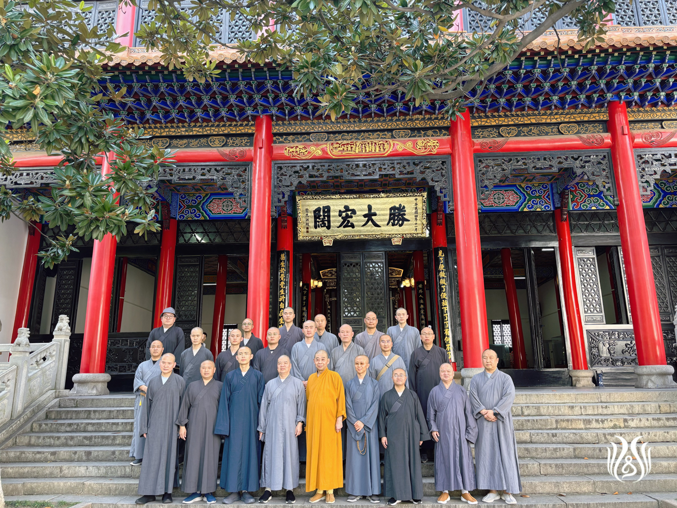 归元寺合影留念.jpg