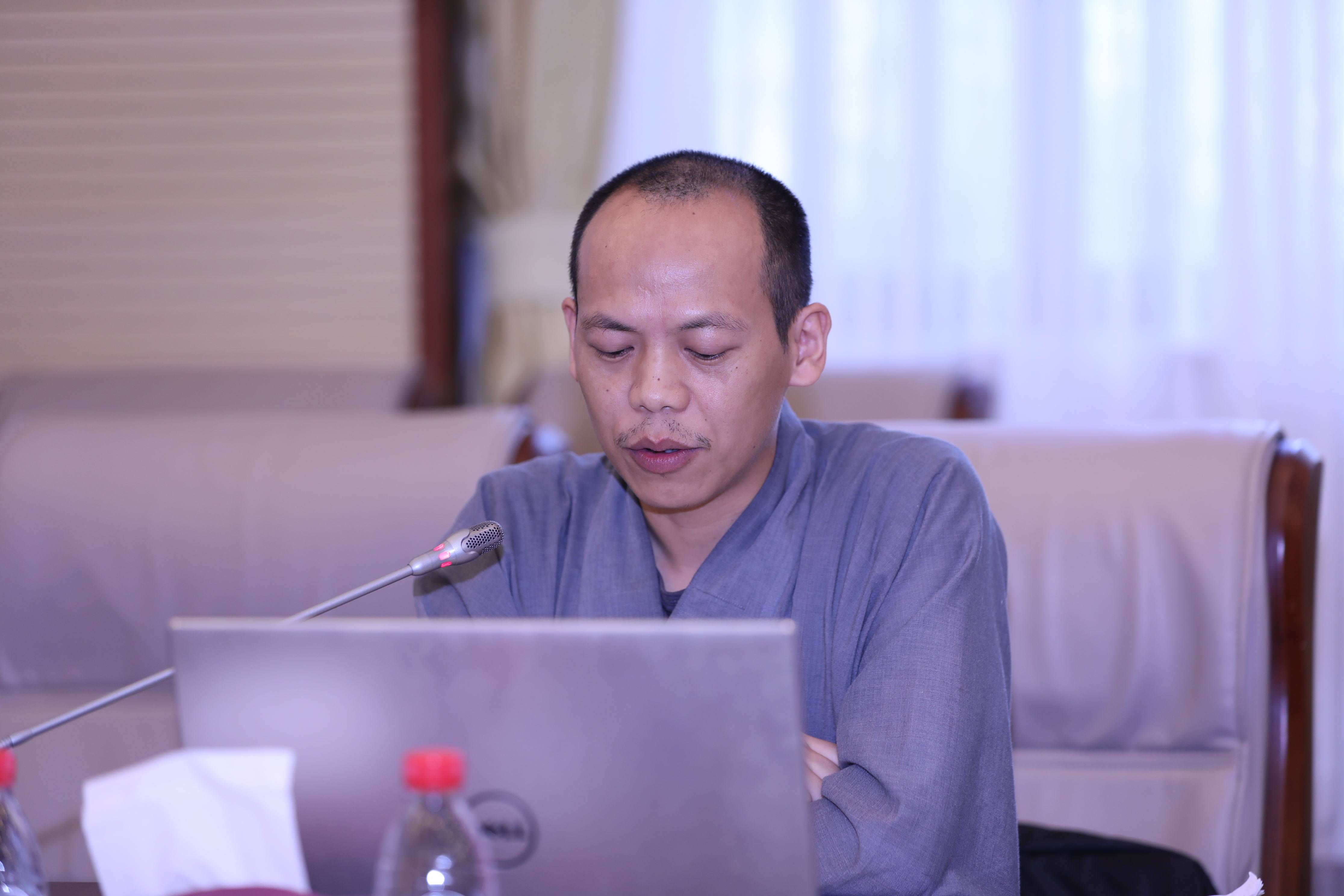 能进法师参与点评界定法师参与点评评审专家组由中国社科院学部委员